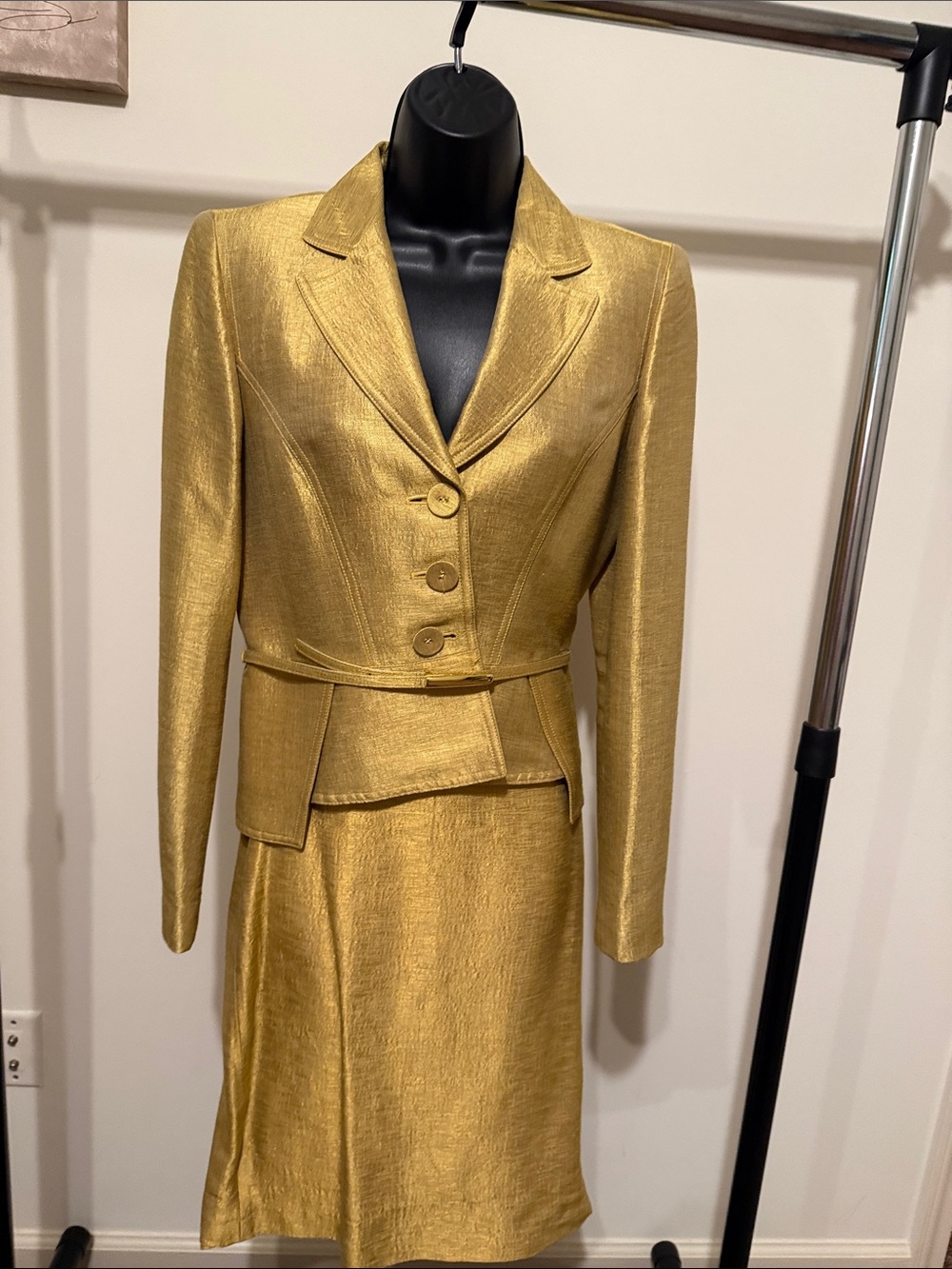 Anne Klein Gold metallic 2pc skirt suit